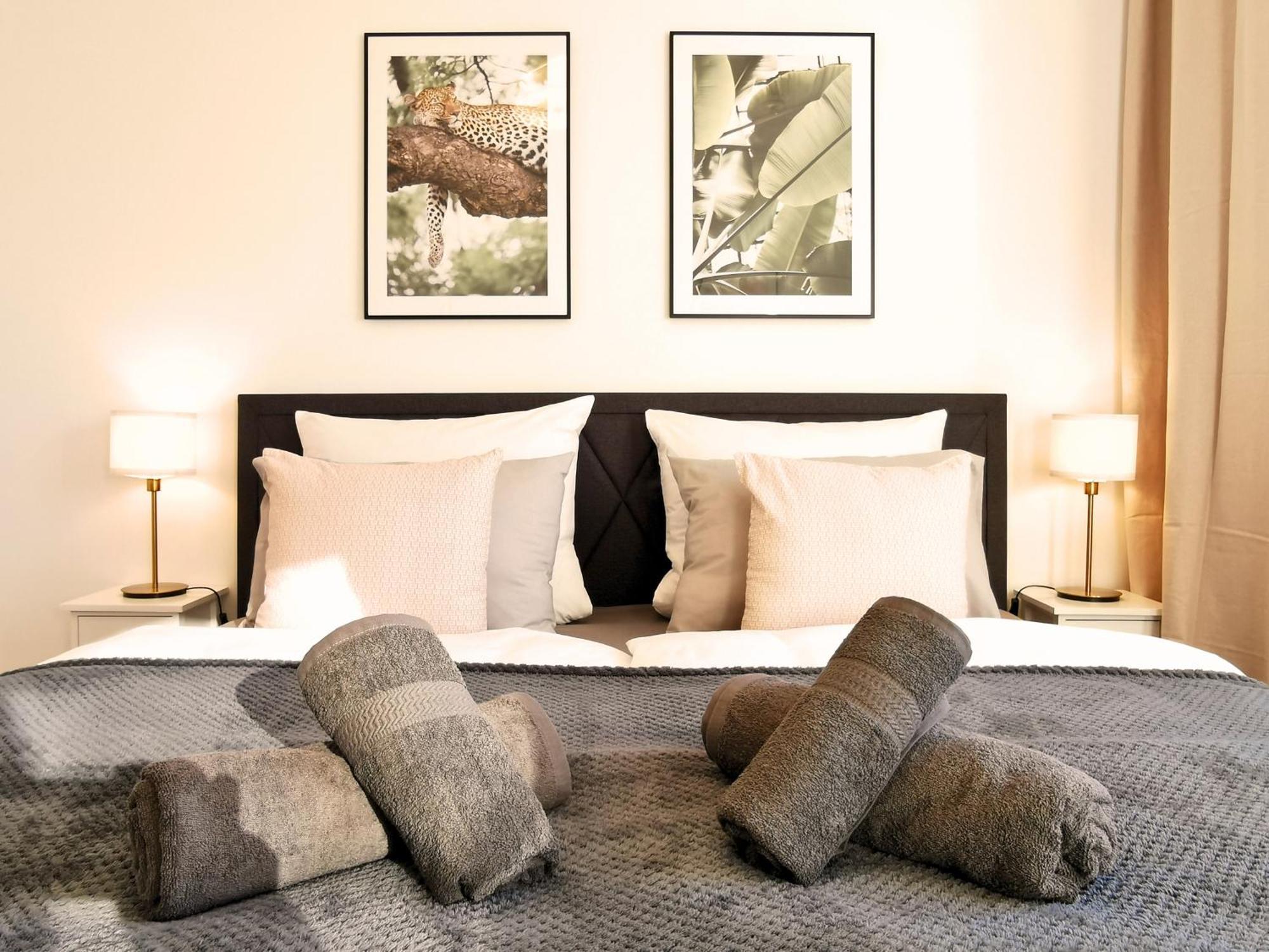 Fynbos Penthouse Deluxe, Balkon, Parkplatz Apartment ชเตราบิง ภายนอก รูปภาพ